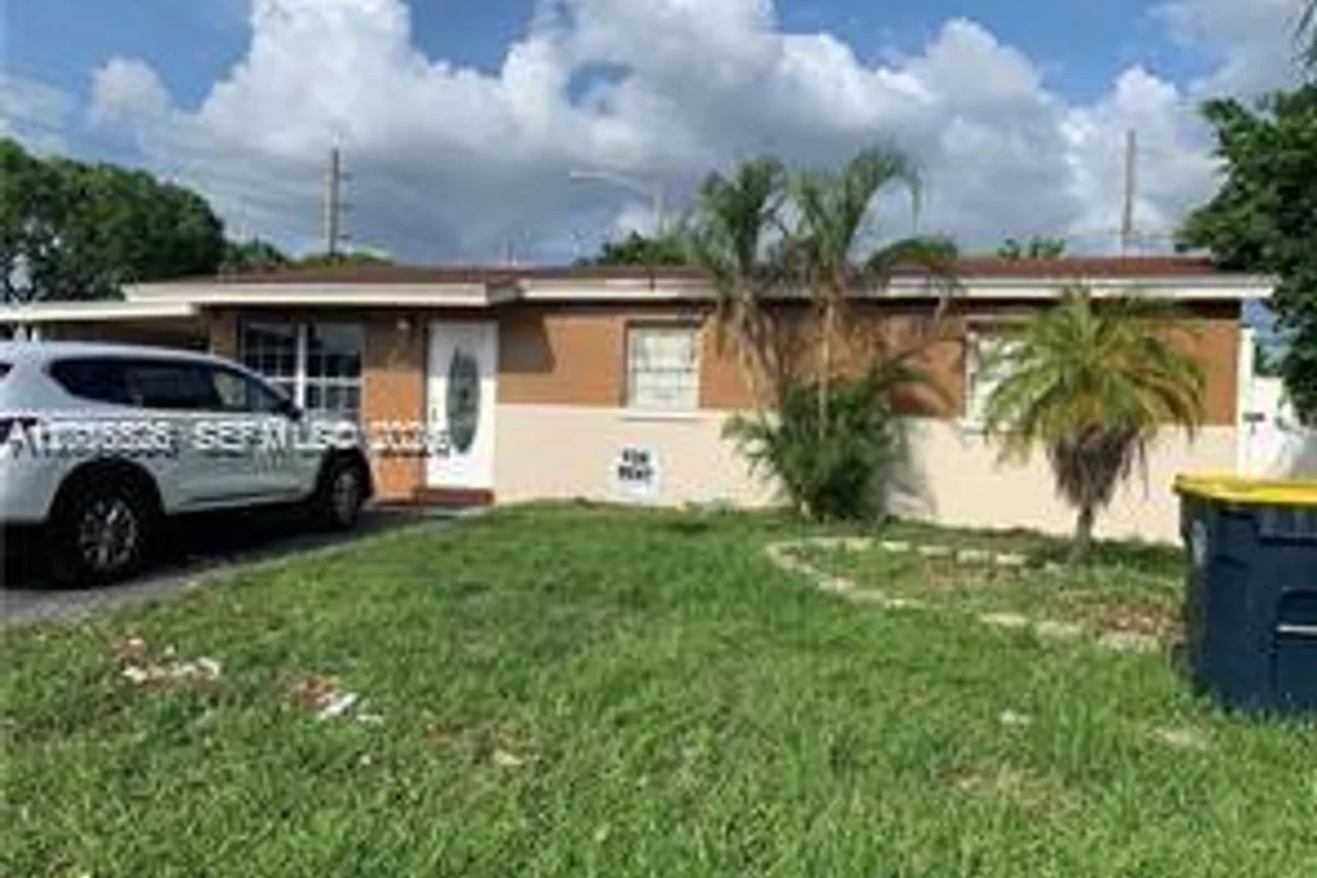 4812 SW 45th Ave, Dania Beach: photo 1 of 19