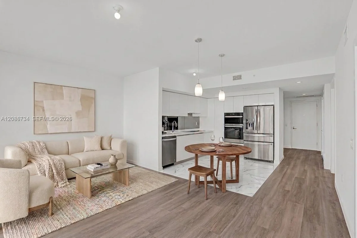1170 E Hallandale #1003, Hallandale Beach: photo 1 of 17