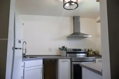 Condo in Tamarac: photo 1 of 19