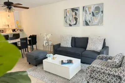 4132 NW 88th Ave #105, Coral Springs: photo 1 of 9