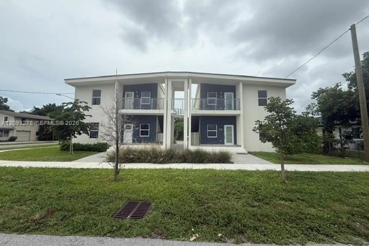 511 SW 1st Ave #2B, Hallandale Beach: photo 1 of 16