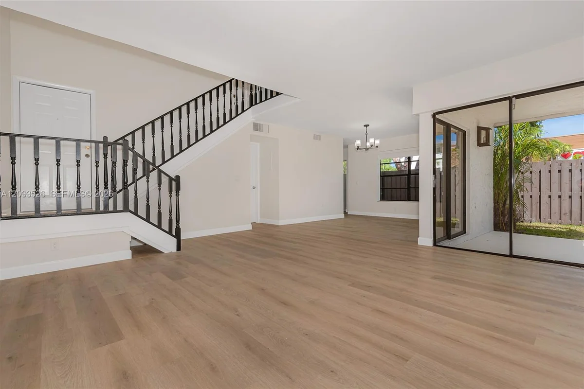 11125 SW 132nd Ct #9-2, Miami: photo 1 of 28