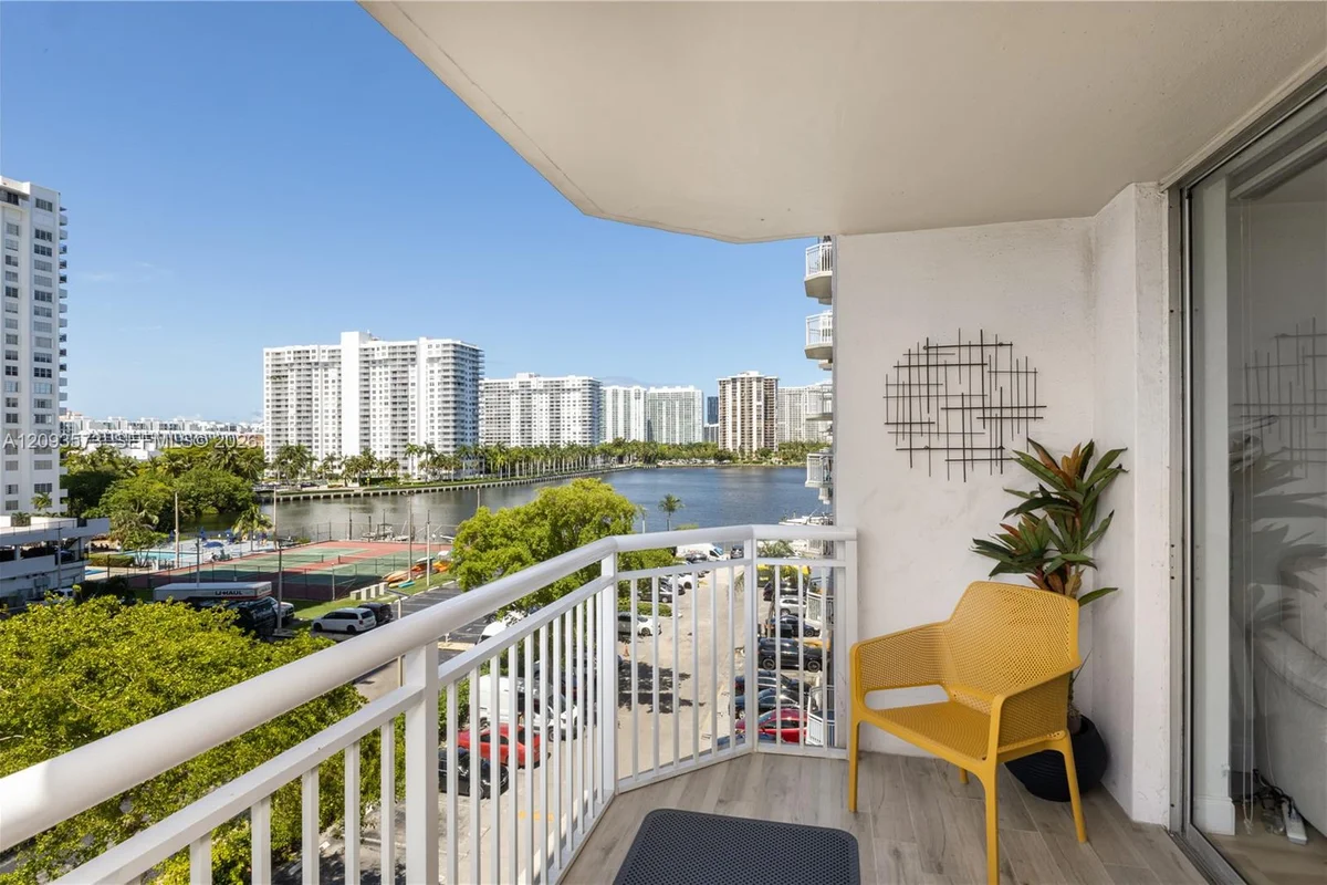 18051 Biscayne Blvd #502, Aventura: photo 1 of 14