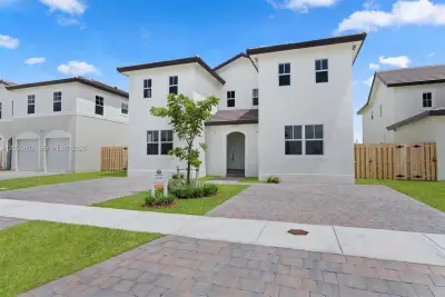 27318 SW 133 Path, Homestead: photo 1 of 5