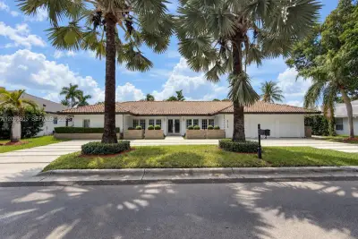 5134 NW 94th Doral Pl, Doral: photo 1 of 22