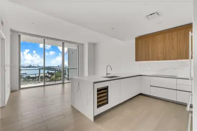 Condo in Miami: photo 1 of 53