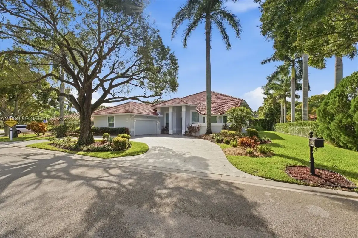 1861 W Eagle Trace Blvd W, Coral Springs: photo 1 of 60