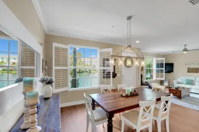 243 SW 7th St, Pompano Beach: photo 1 of 56