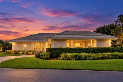 442 French Royale Cir, Atlantis: photo 1 of 49
