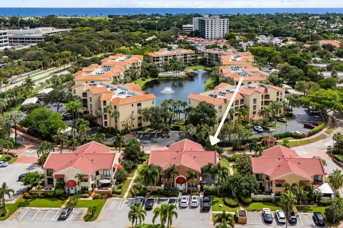 24 Uno Lago Dr, Juno Beach: photo 1 of 67