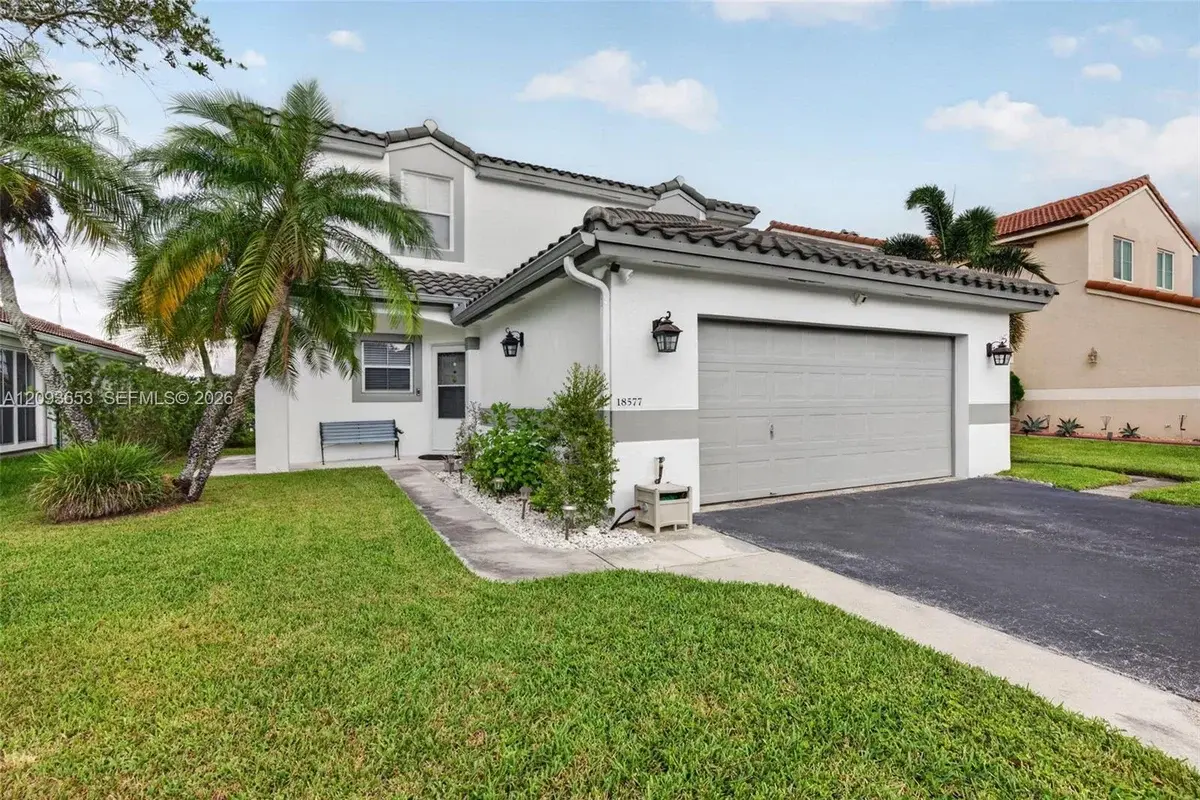 18577 NW 19th St, Pembroke Pines: photo 1 of 50