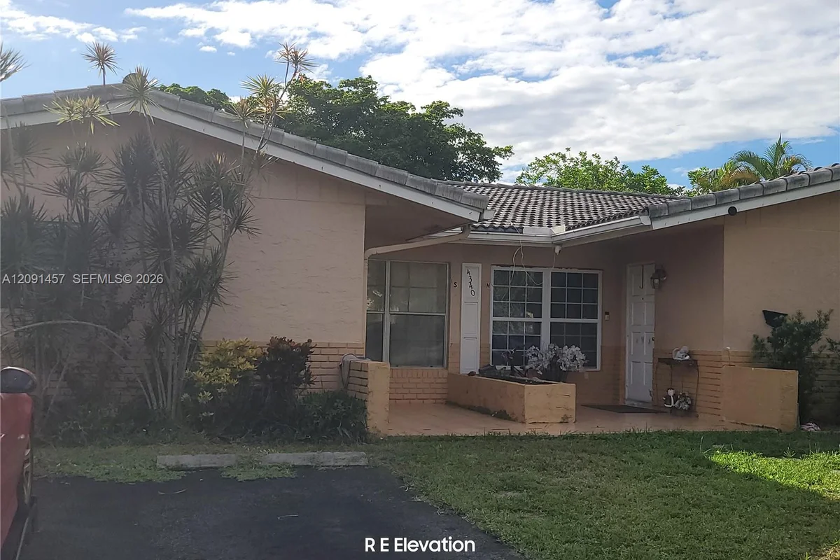 4340 NW 110th Ave, Coral Springs: photo 1 of 6