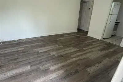 1455 NE 146th St #A, Miami: photo 1 of 6