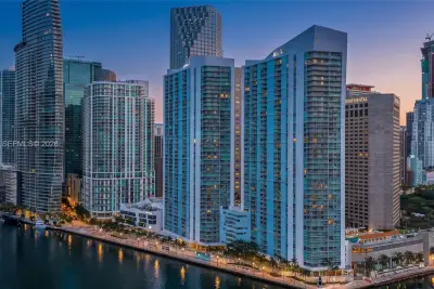 325 S Biscayne Blvd #2320, Miami: photo 1 of 22