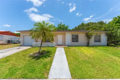 15543 SW 107th Ct, Miami: photo 1 of 34