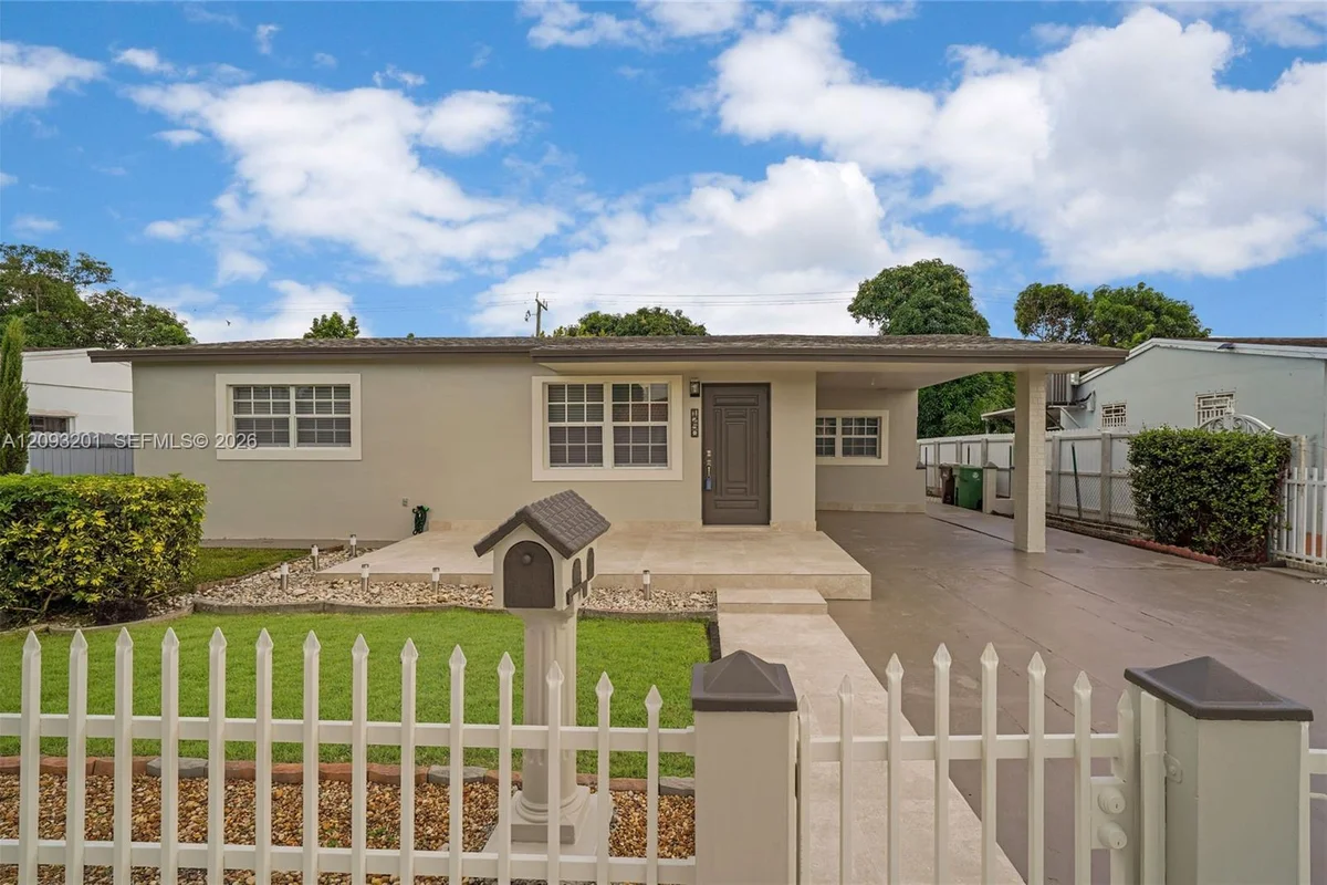 1250 W 34th St, Hialeah: photo 1 of 30