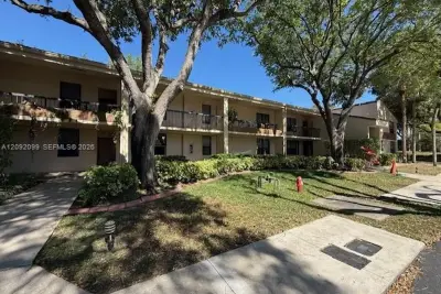 40 NW 76th Ave #103-1, Plantation: photo 1 of 13