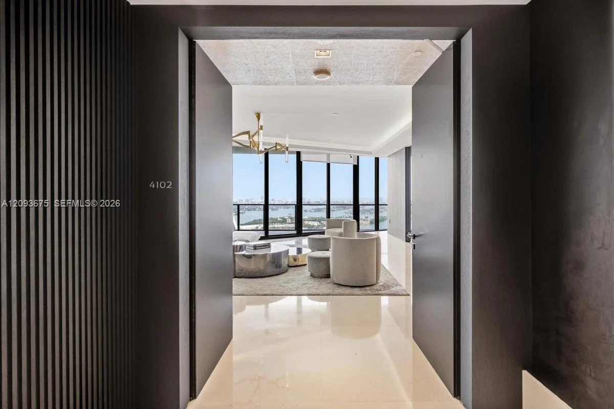 1000 Biscayne Blvd #4102, Miami: photo 1 of 20