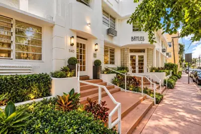 500 14th St #101, Miami Beach: photo 1 of 10
