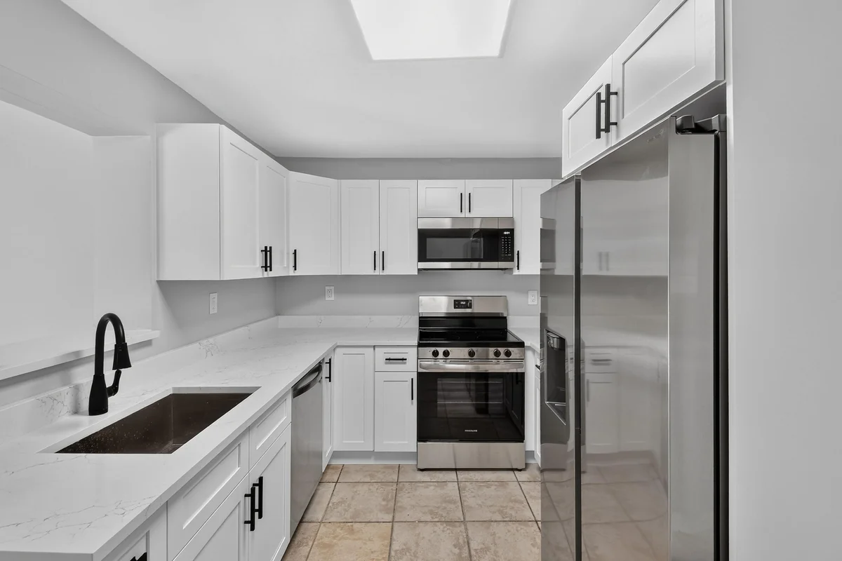 1037 W 28th St, Riviera Beach: photo 1 of 36