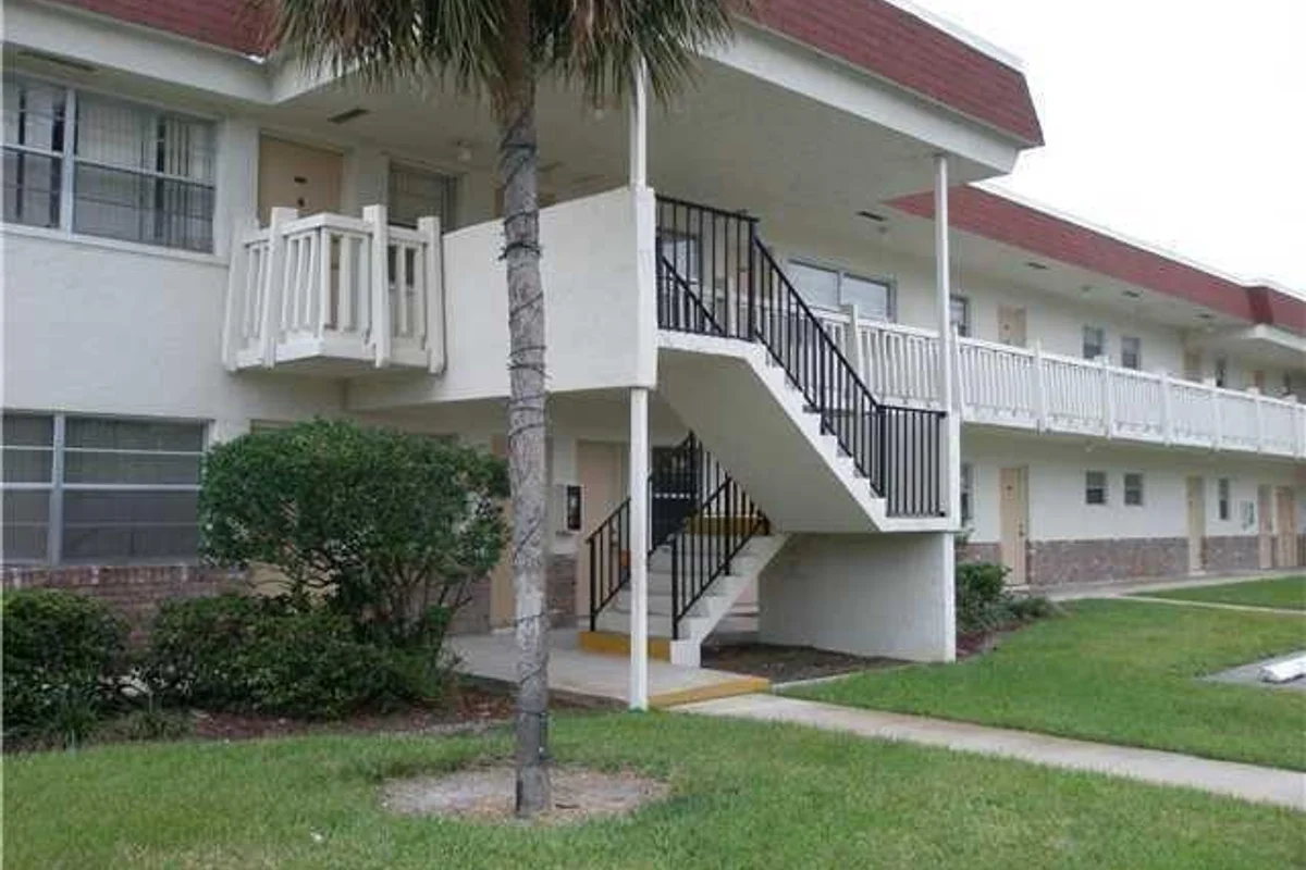 4165 SW 67th Ave #104B, Davie: photo 1 of 9