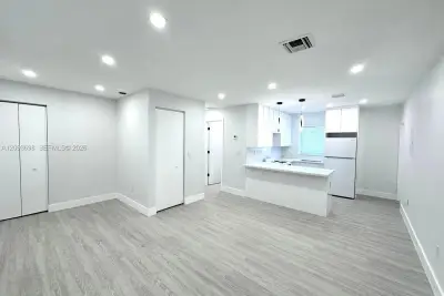 215 Zamora Ave #9, Coral Gables: photo 1 of 12