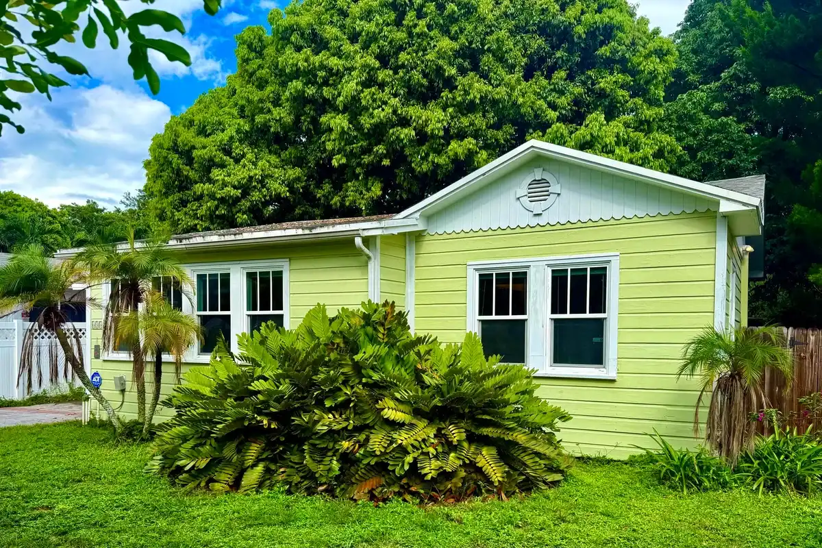 636 SW 7th Ave, Fort Lauderdale: photo 1 of 14