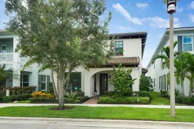 1006 Faulkner Ter, Palm Beach Gardens: photo 1 of 57
