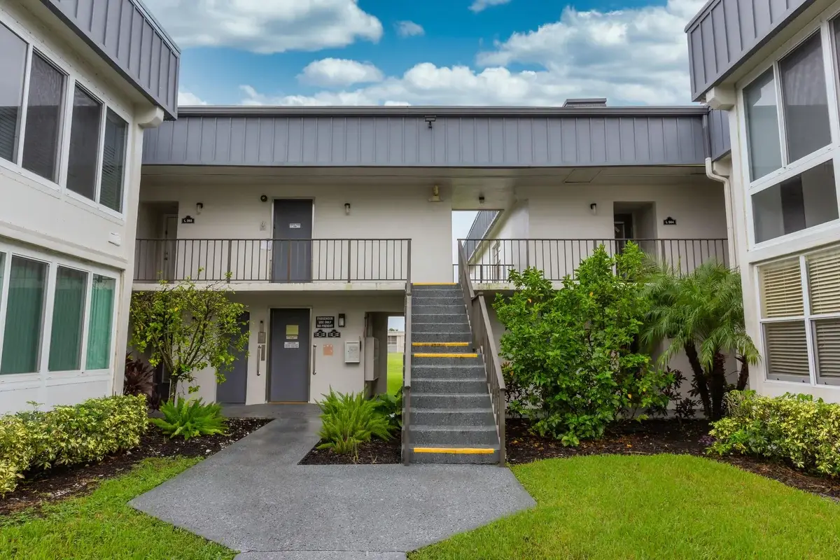 557 Piedmont L, Delray Beach: photo 1 of 23