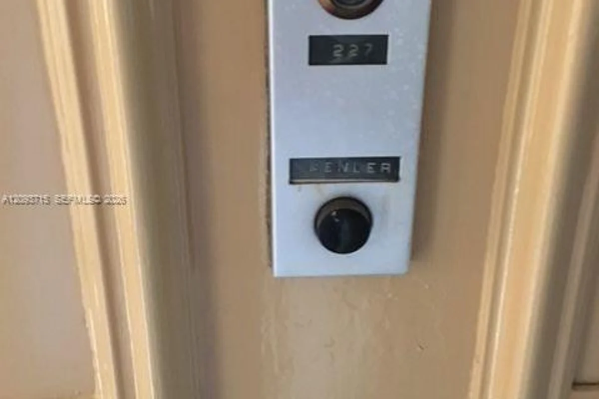 7080 Environ Blvd #227, Lauderhill: photo 1 of 7