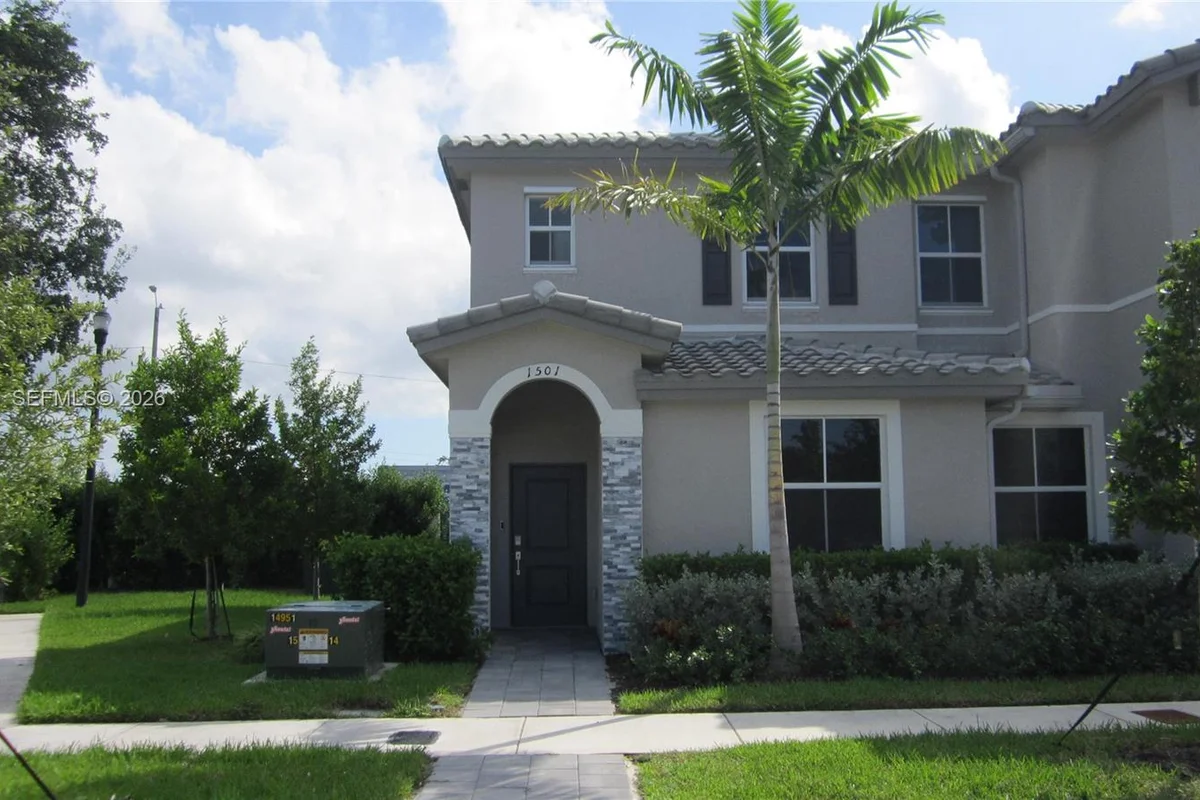 1501 SE 27th Rd, Homestead: photo 1 of 13