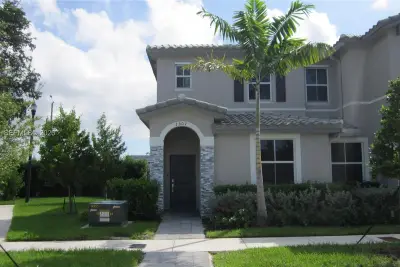 1501 SE 27th Rd, Homestead: photo 1 of 13