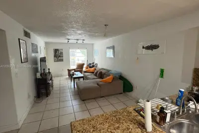 1650 S Le Jeune Rd #104, Coral Gables: photo 1 of 11
