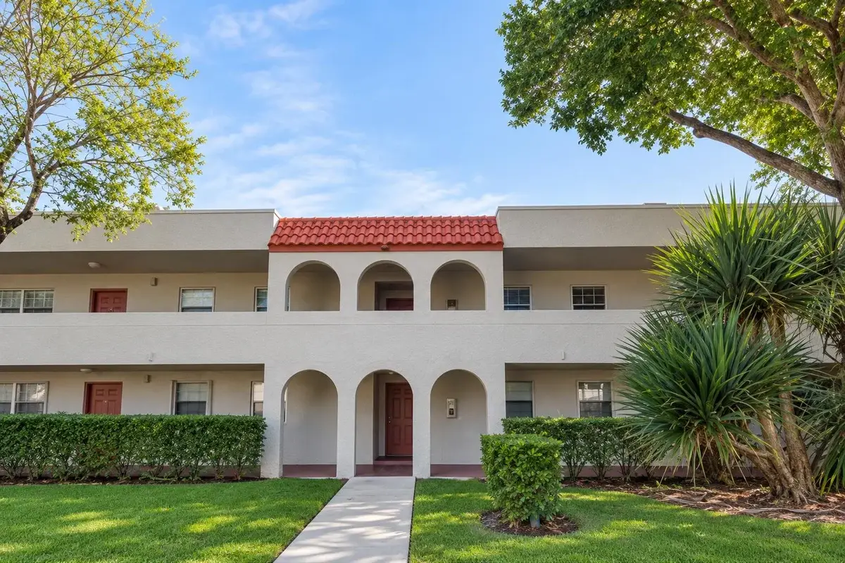 7355 Woodmont Ter #104, Tamarac: photo 1 of 20