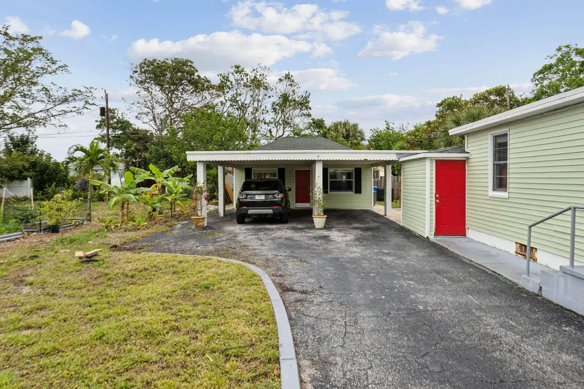 614 N 7th St, Lantana: photo 1 of 11