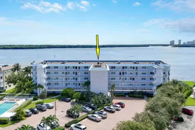 60 Yacht Club Dr #103, North Palm Beach: photo 1 of 26