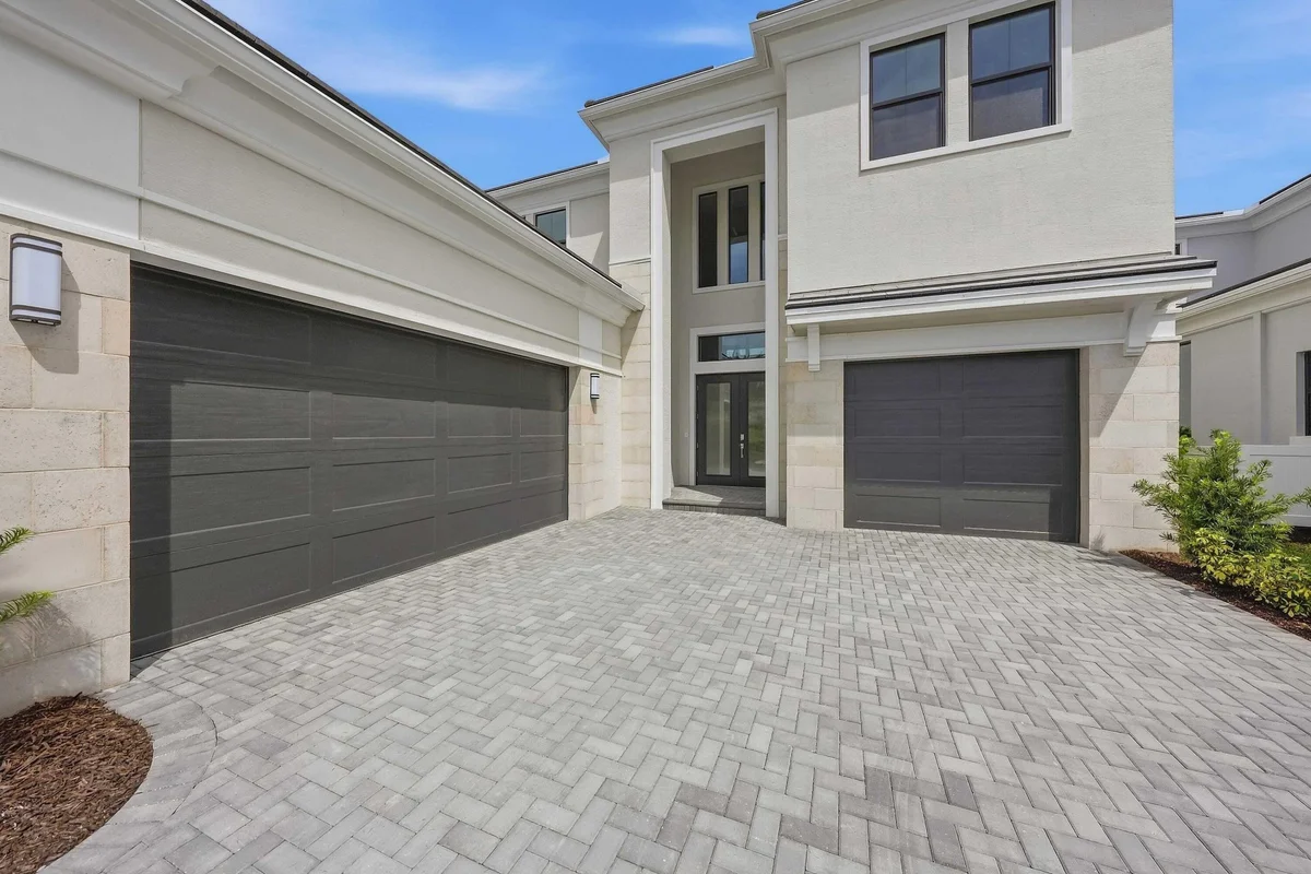 13353 Artisan Cir, Palm Beach Gardens: photo 1 of 33