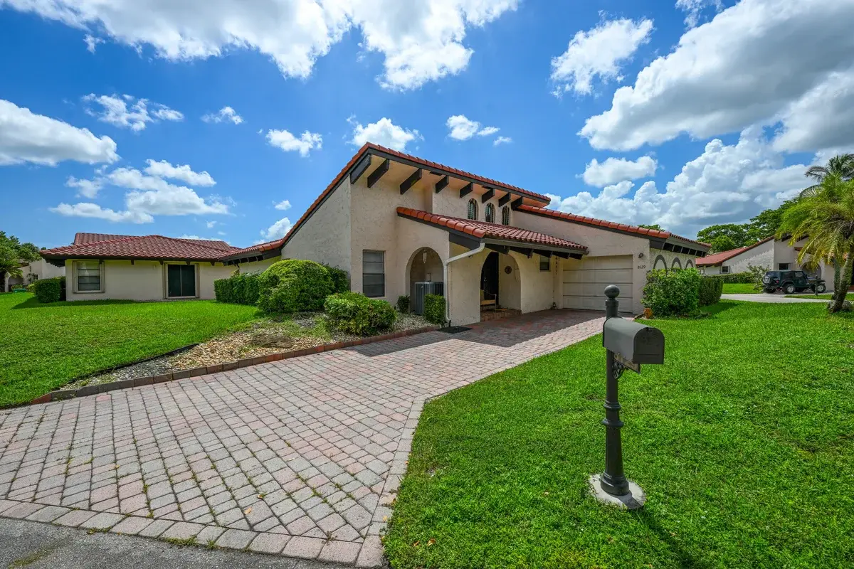 8129 Pine Cir #33, Tamarac: photo 1 of 21