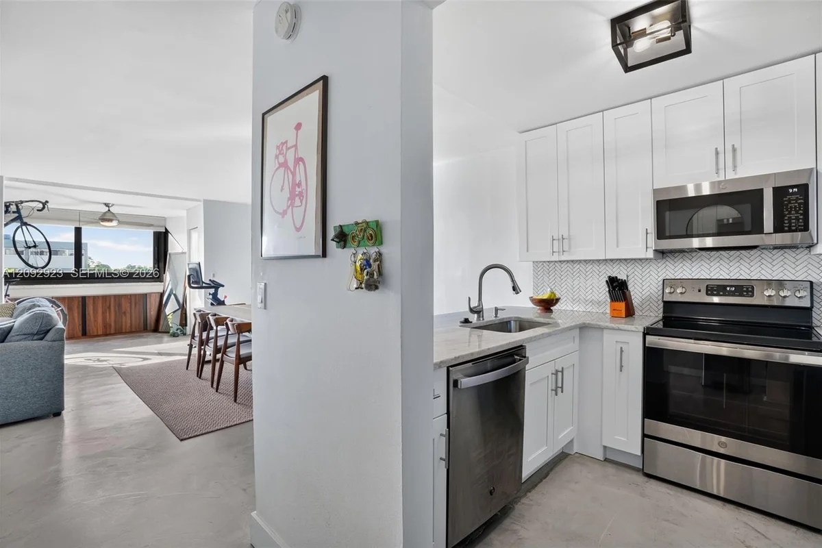 2950 SW 3rd Ave #6F, Miami: photo 1 of 29