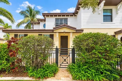 841 S Ocean Blvd, Pompano Beach: photo 1 of 22