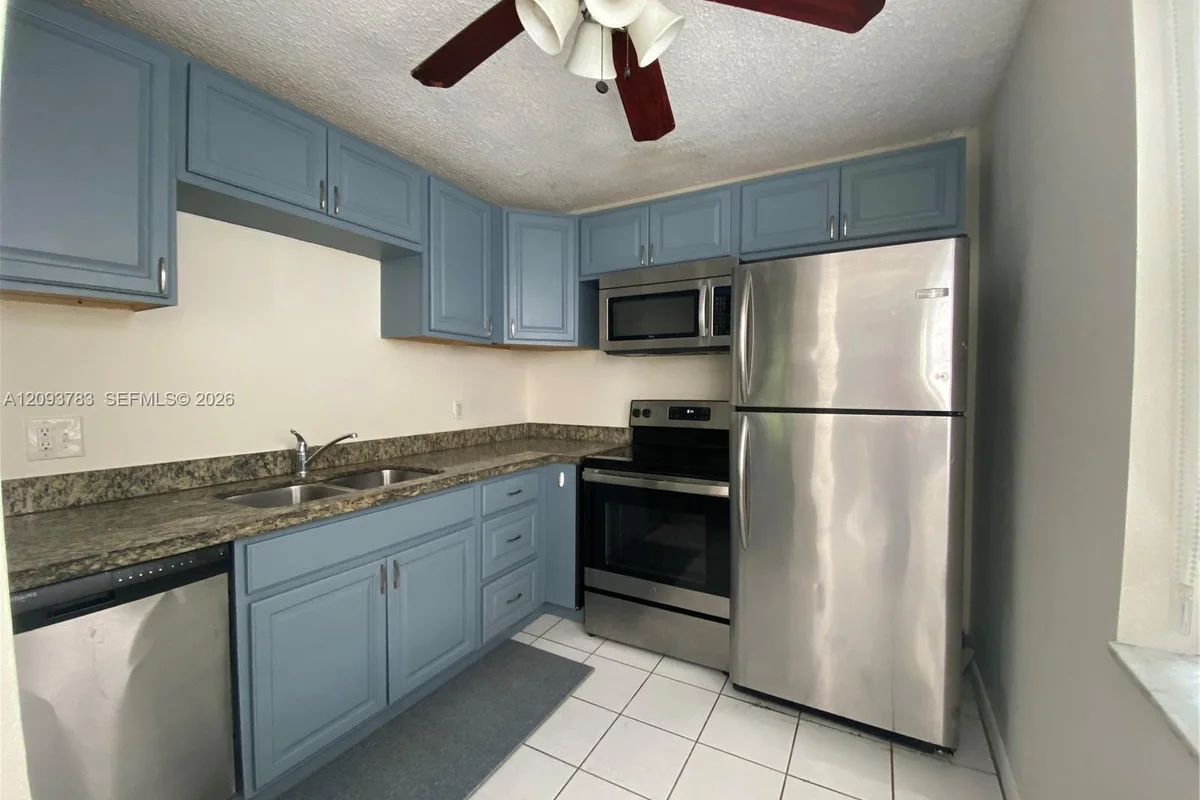 9430 Live Oak Pl #205, Davie: photo 1 of 13