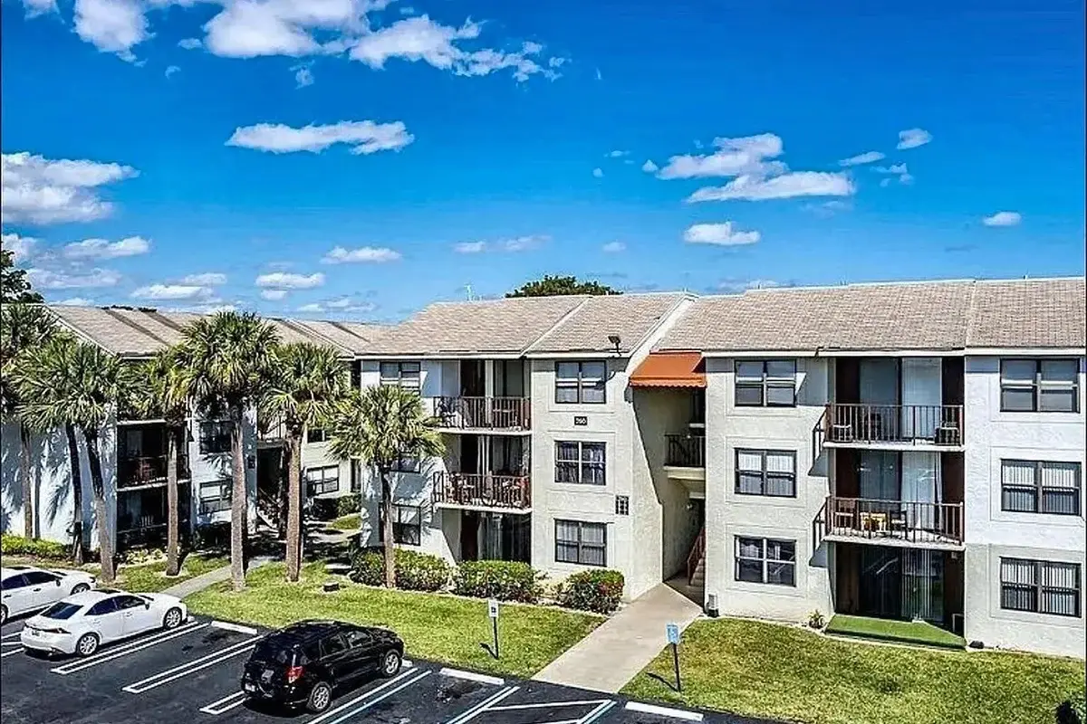 752 Executive Center Dr #112, West Palm Beach: photo 1 of 11