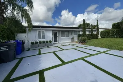 7181 Sheridan St, Hollywood: photo 1 of 22