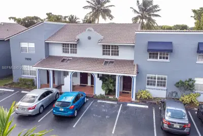 7090 NW 173rd Dr #203, Hialeah: photo 1 of 19