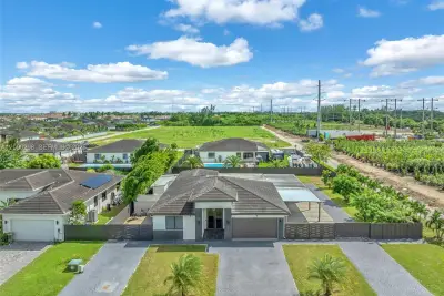 13334 SW 227 St, Miami: photo 1 of 50