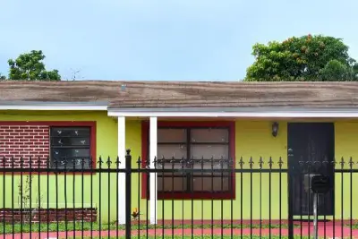 House in Miami Gardens: photo 1 of 1