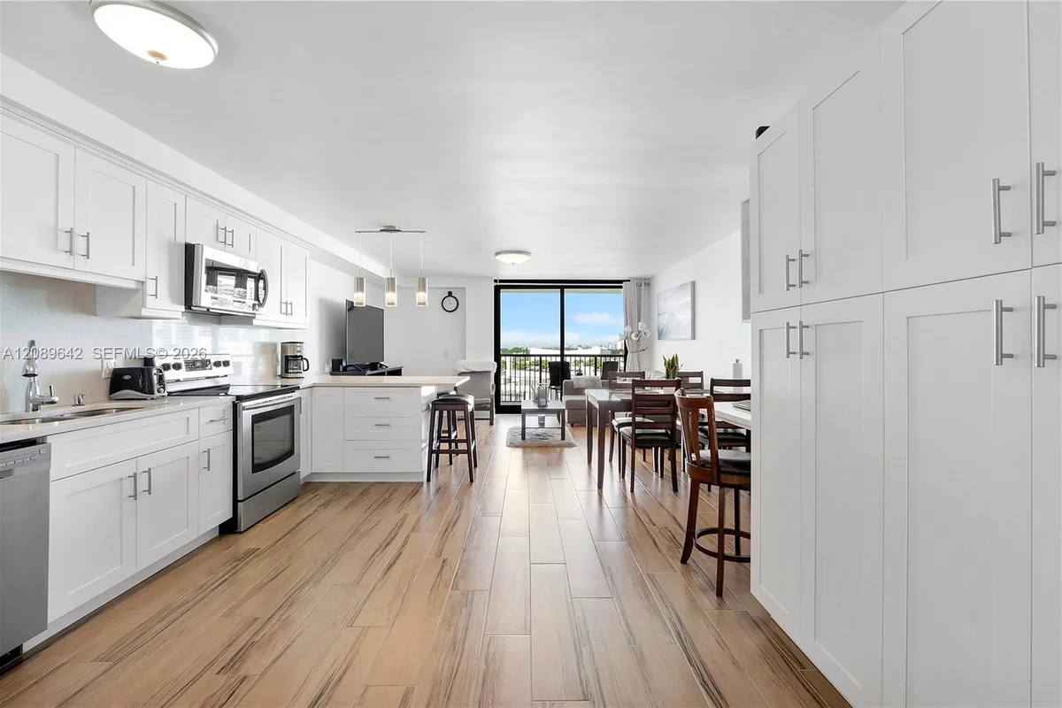 1800 Collins Ave #11B, Miami Beach: photo 1 of 16