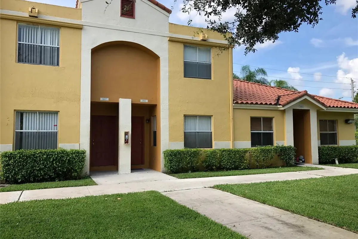 3817 NW 90th Ave, Sunrise: photo 1 of 30