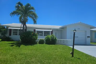 1598 SW 13th Ter, Boynton Beach: photo 1 of 13