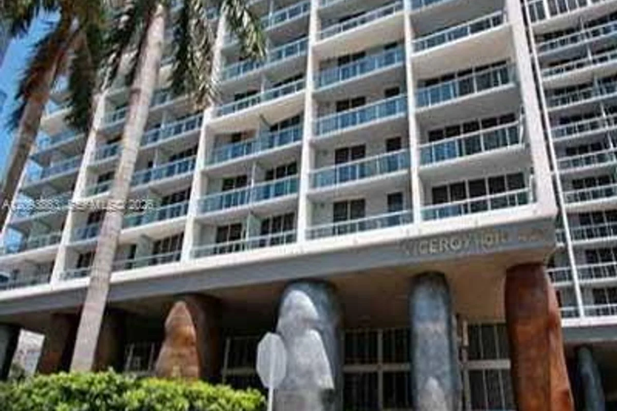 485 Brickell Ave #1809, Miami: photo 1 of 20